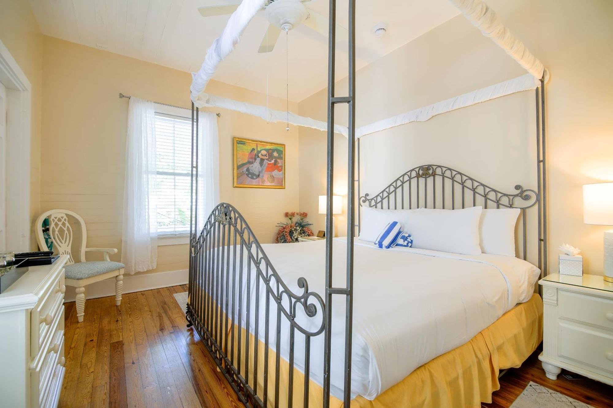 Ambrosia Key West Bed & Breakfast Bagian luar foto