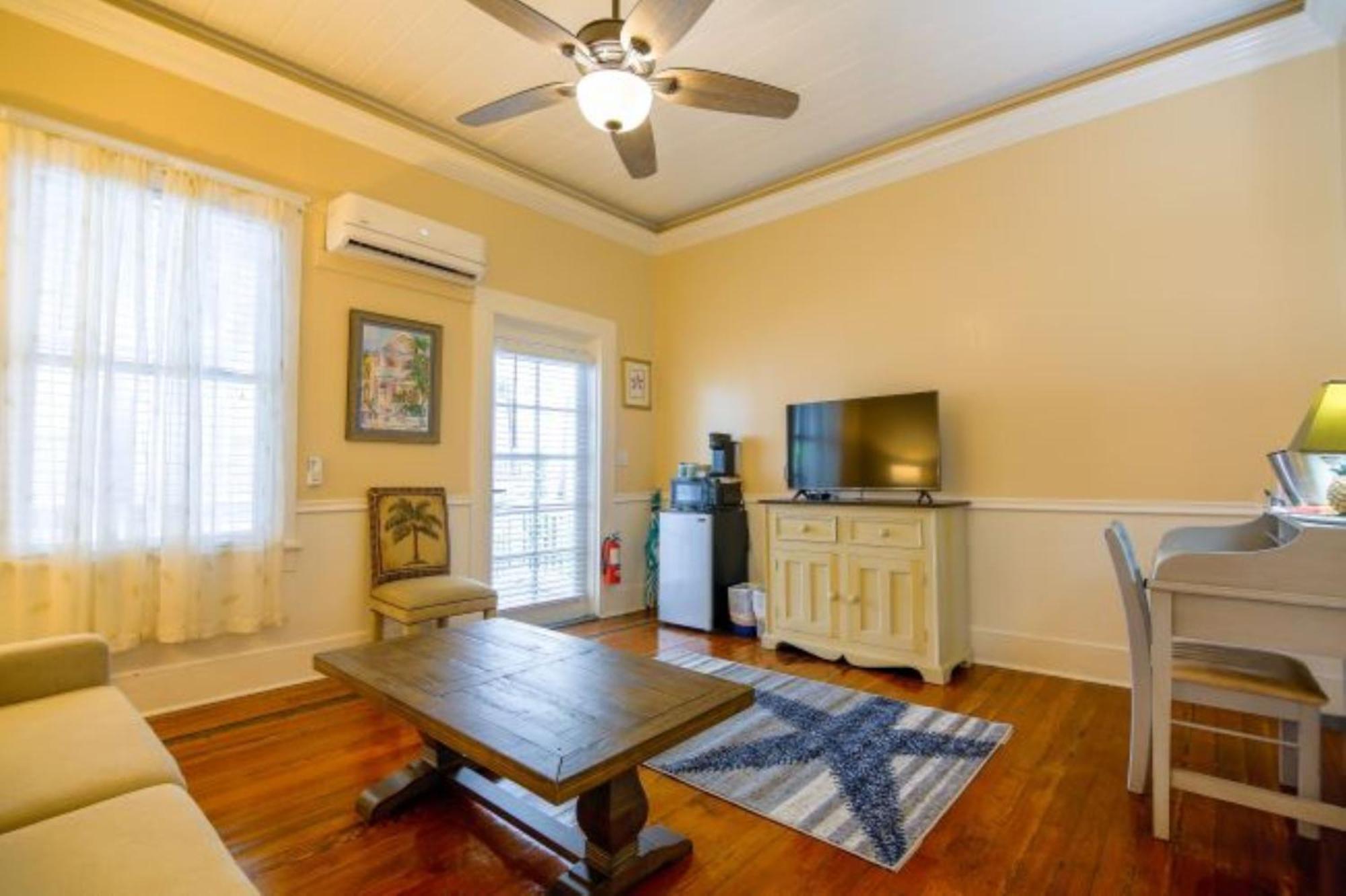 Ambrosia Key West Bed & Breakfast Bagian luar foto