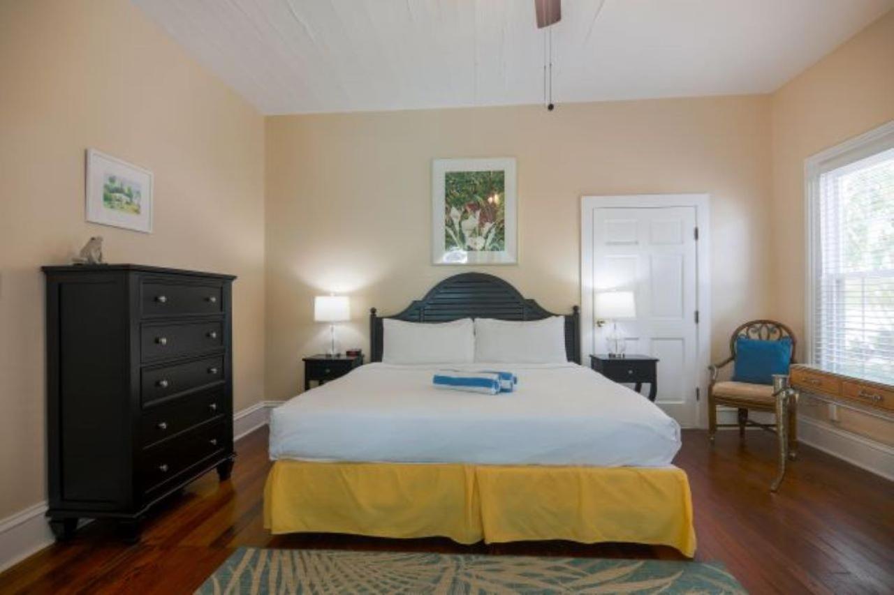 Ambrosia Key West Bed & Breakfast Bagian luar foto