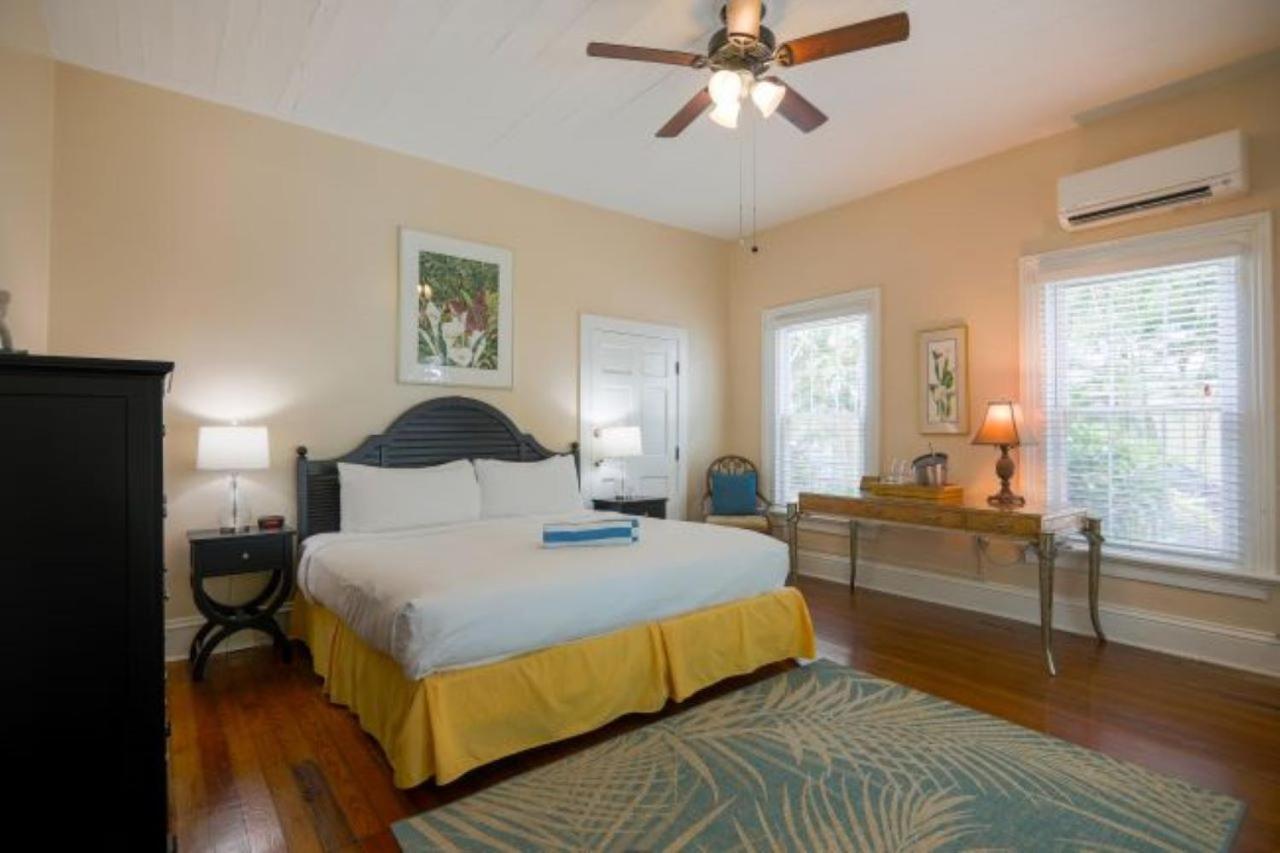 Ambrosia Key West Bed & Breakfast Bagian luar foto
